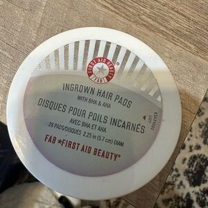 First Aid Beauty Ingrown Hair Pads